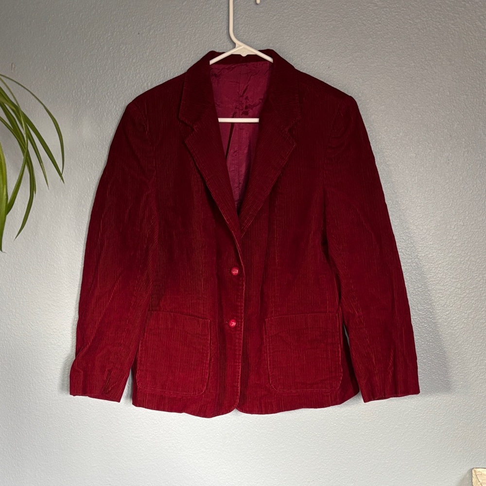 FRANK LEE Vintage red corduroy blazer. Lined.Front Pockets. Size medium/lg